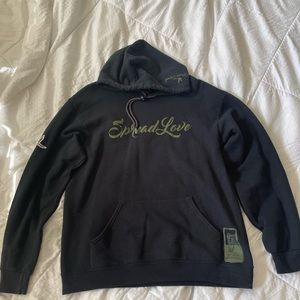 Hoodie ‘Spread Love’ black/army green